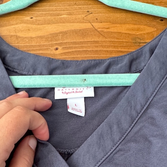 Isabel Maternity by Ingrid & Isabel Charcoal Tunic - Picture 2 of 7